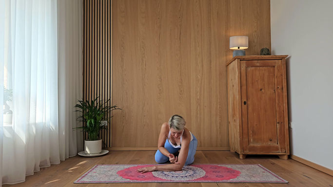 8-Ausrichtung-Haende-Yoga
